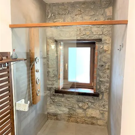 Alola Cimadevilla 아파트